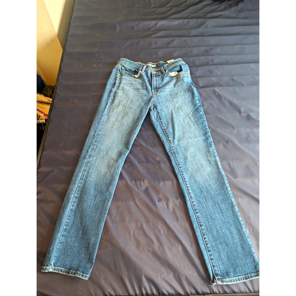 Levis Classic Straight Jeans Womens Size 6M W28 L30 Medium Wash Stretch Denim